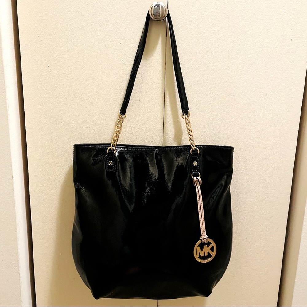 Michael Kors Black Jet Set Chain Shoulder Bag